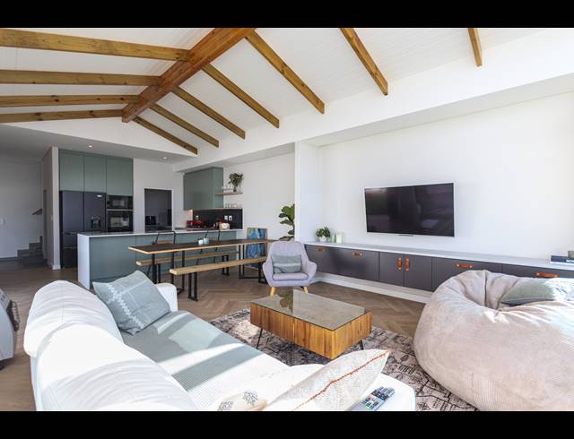 4 BEDROOM FREEHOLD FOR SALE IN SANDOWN